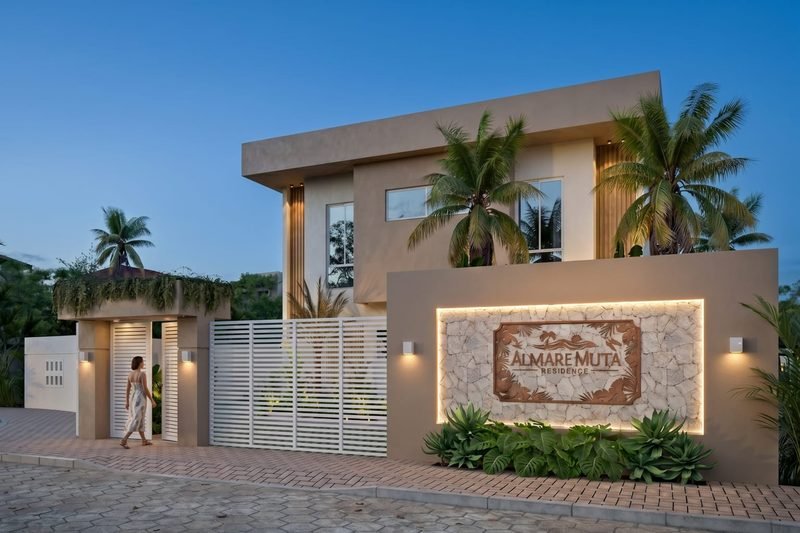 Portaria do Almare Mutá Residence ao entardecer